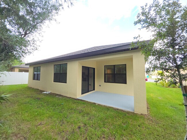 Building Photo - 489 Seaspray Dr