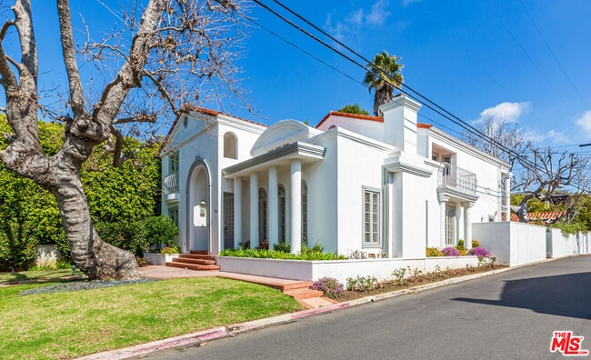 Building Photo - 158 S Anita Ave