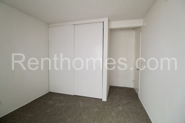 Building Photo - 8616 Longwood St