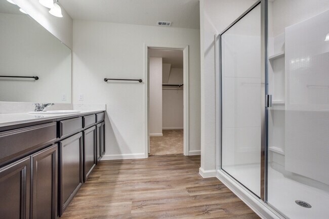 Building Photo - 209 Briar Cv