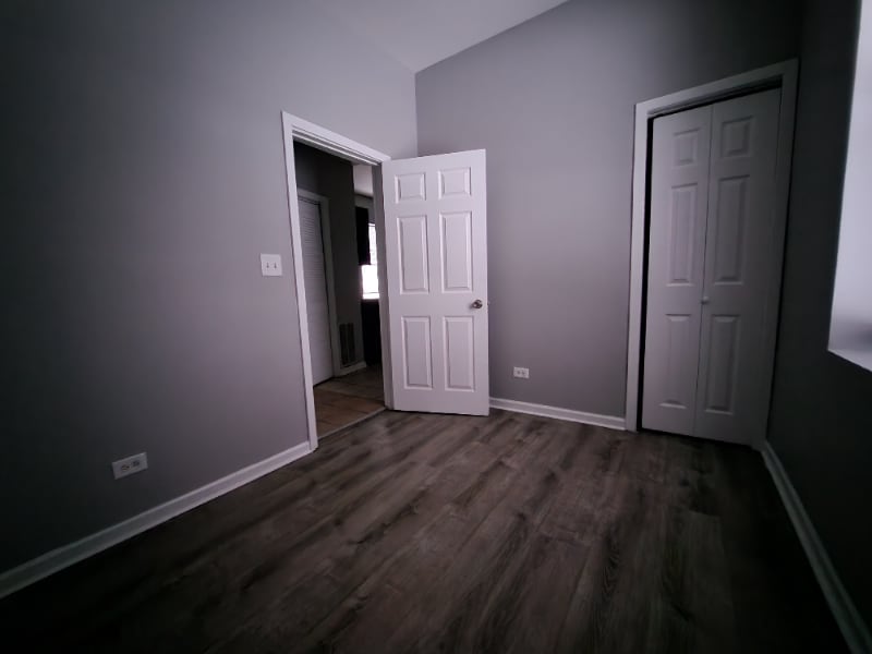 Building Photo - 7314 S Kenwood Ave