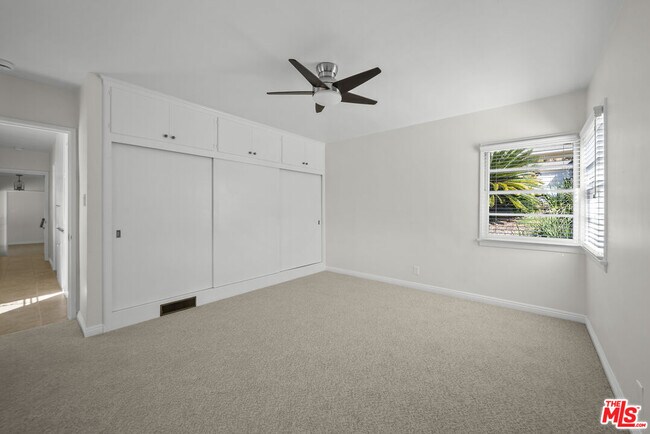 Building Photo - 100 E Kenneth Rd