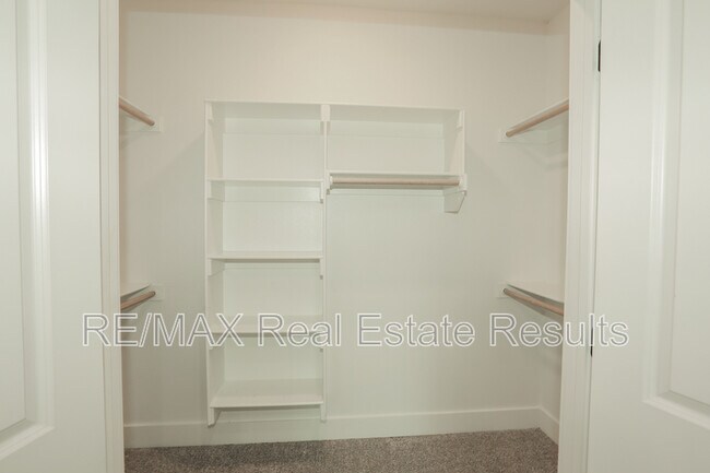 Building Photo - 10 Latheron Pl