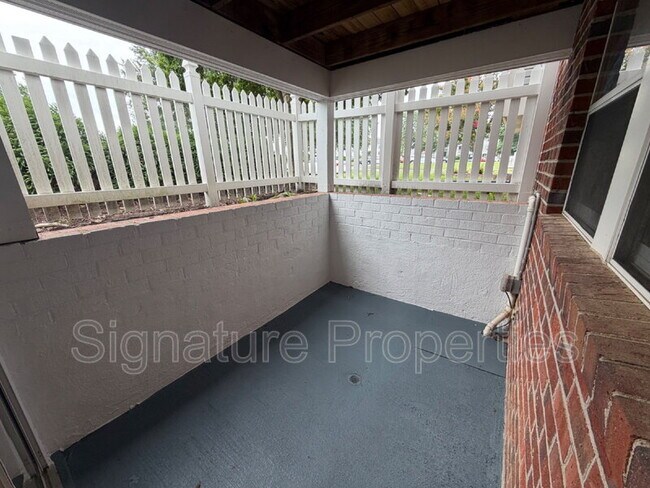 Building Photo - 9397 London Tower Ct