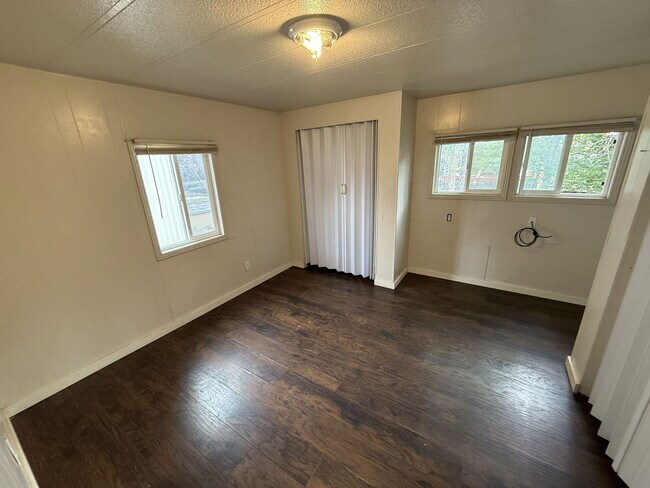 Building Photo - 1303 N College Ave