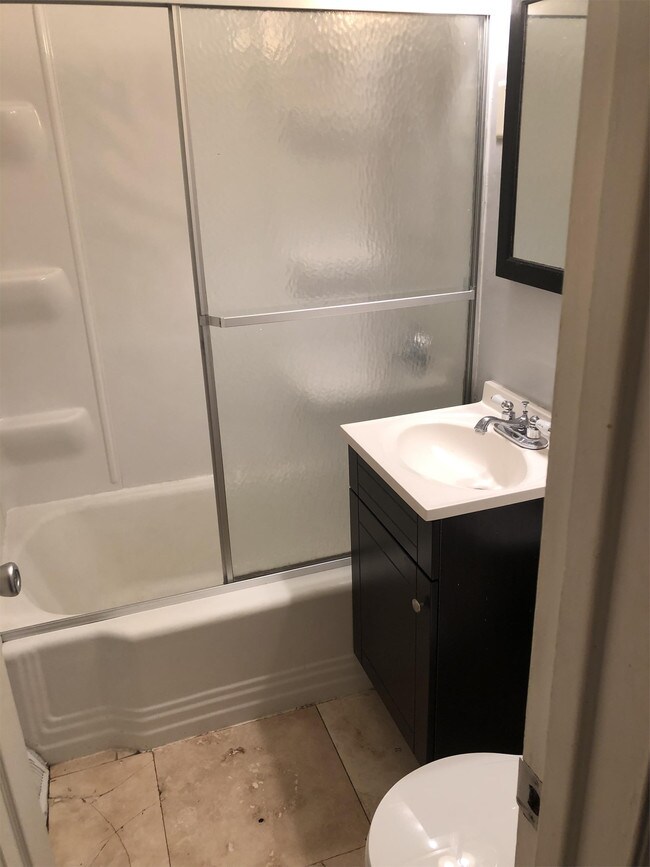 Building Photo - 2411 Forest Rd