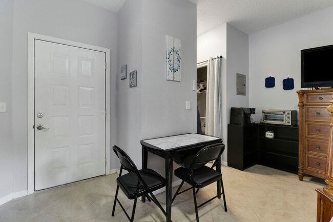 Building Photo - 9800 Perfect Dr