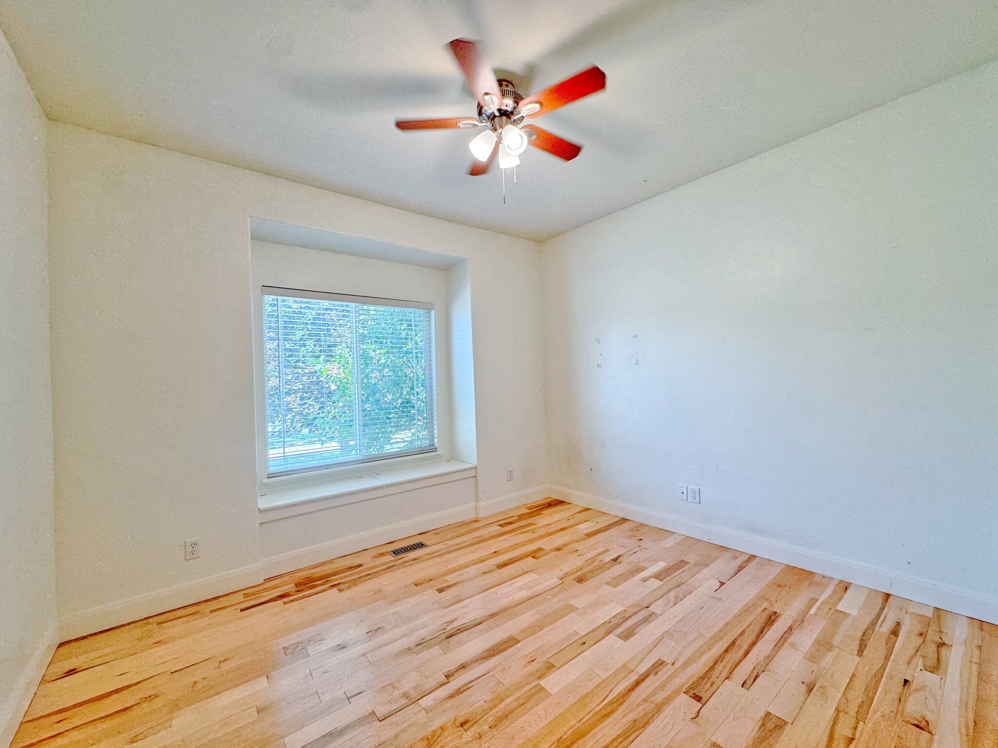 Building Photo - 1248 E 530 N
