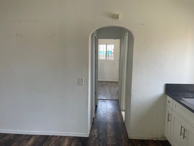 Building Photo - 1717 Bellevue Ave