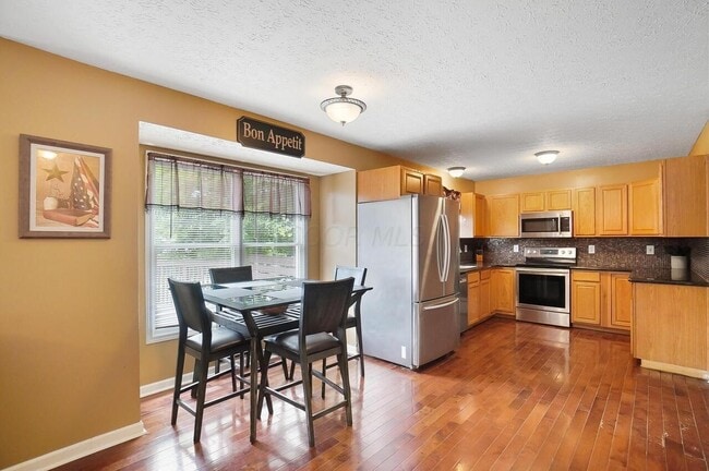 Building Photo - 5710 English Rose Dr