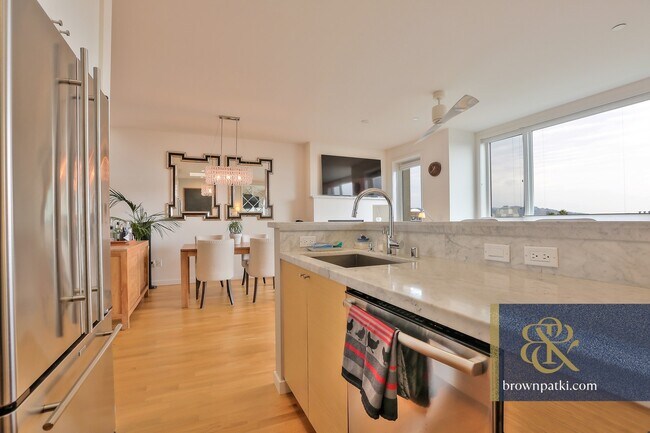 Building Photo - 3190 Scott St