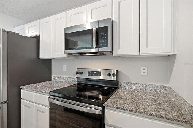 Building Photo - 64 Foxhall Ln