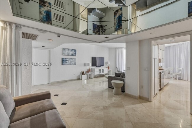 Building Photo - 16445 Collins Ave