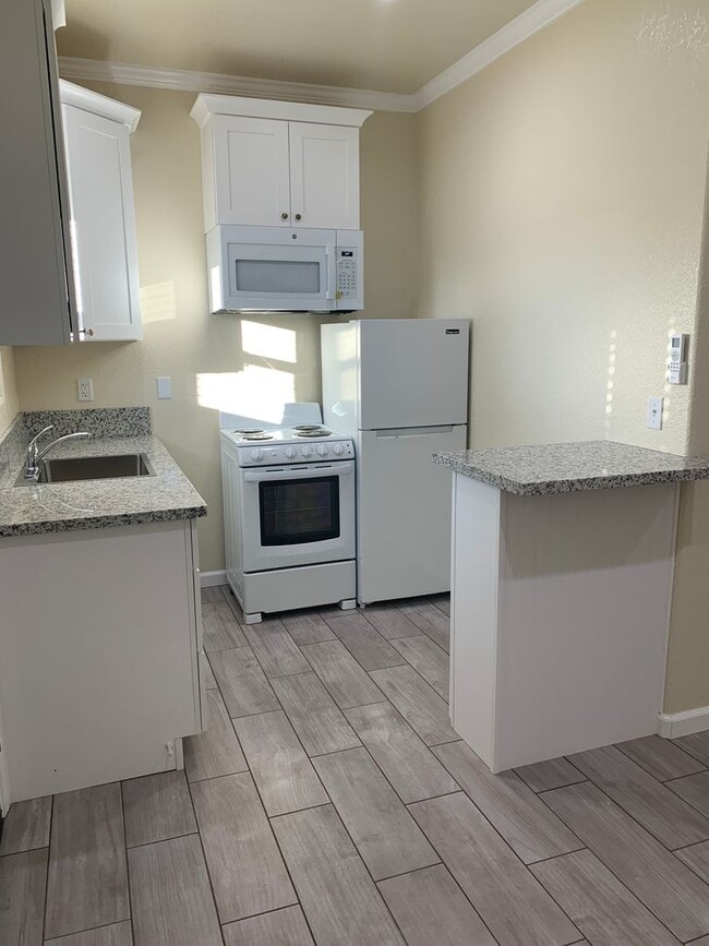 Building Photo - 1 bed/1 ba cottage - Olivehurst