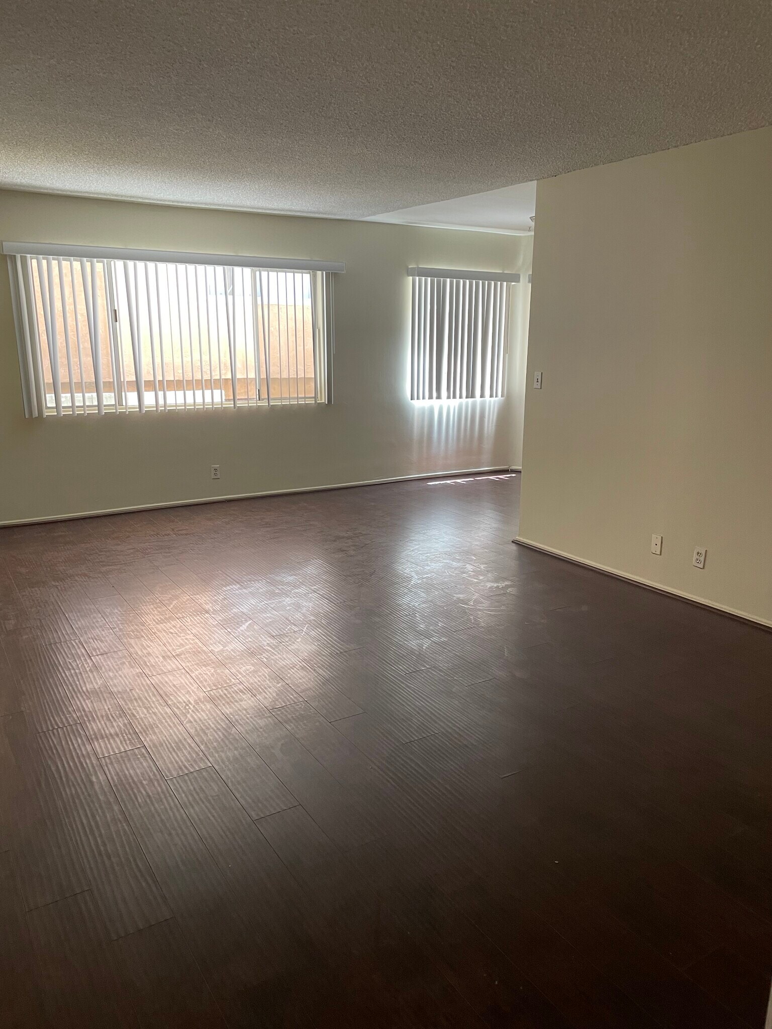 Building Photo - 1440 Centinela Ave