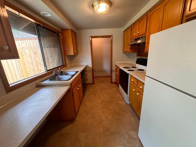 Building Photo - 2930 Tulip St