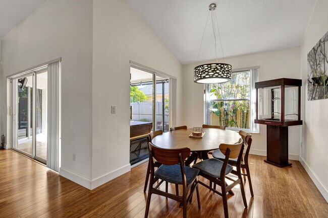 Building Photo - 2470 Sandstone Ct
