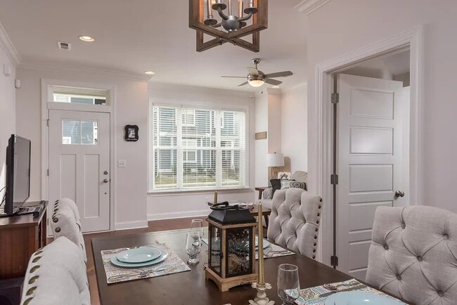 Building Photo - 1429 Park Ave