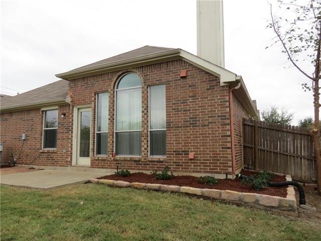 Building Photo - 633 Blue Sky Dr