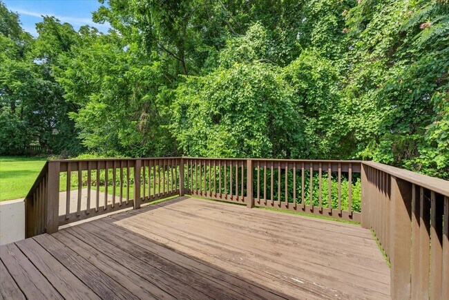 Building Photo - Three Bedroom in Sango!