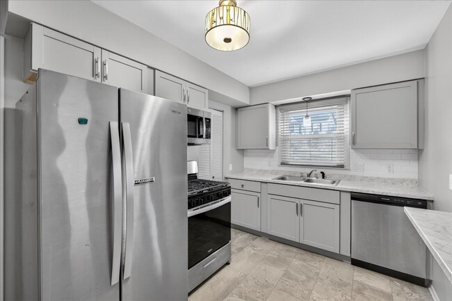 Building Photo - 1210 N 5th St