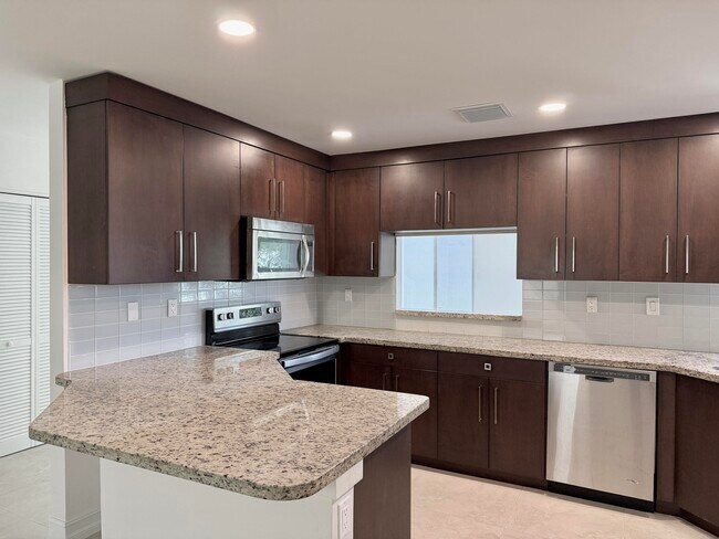 Building Photo - 21440 Millbrook Ct