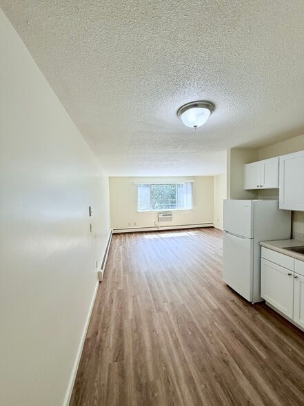 Building Photo - East Bay Apartments