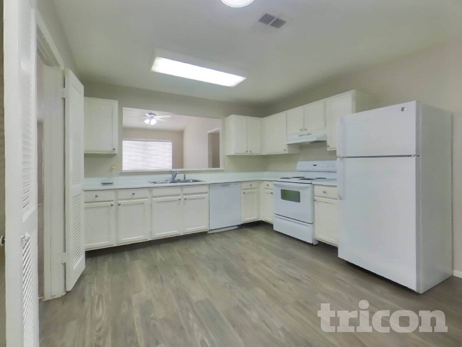 Building Photo - 9607 N 88th Dr