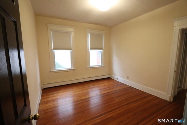 Building Photo - 814 Orange St