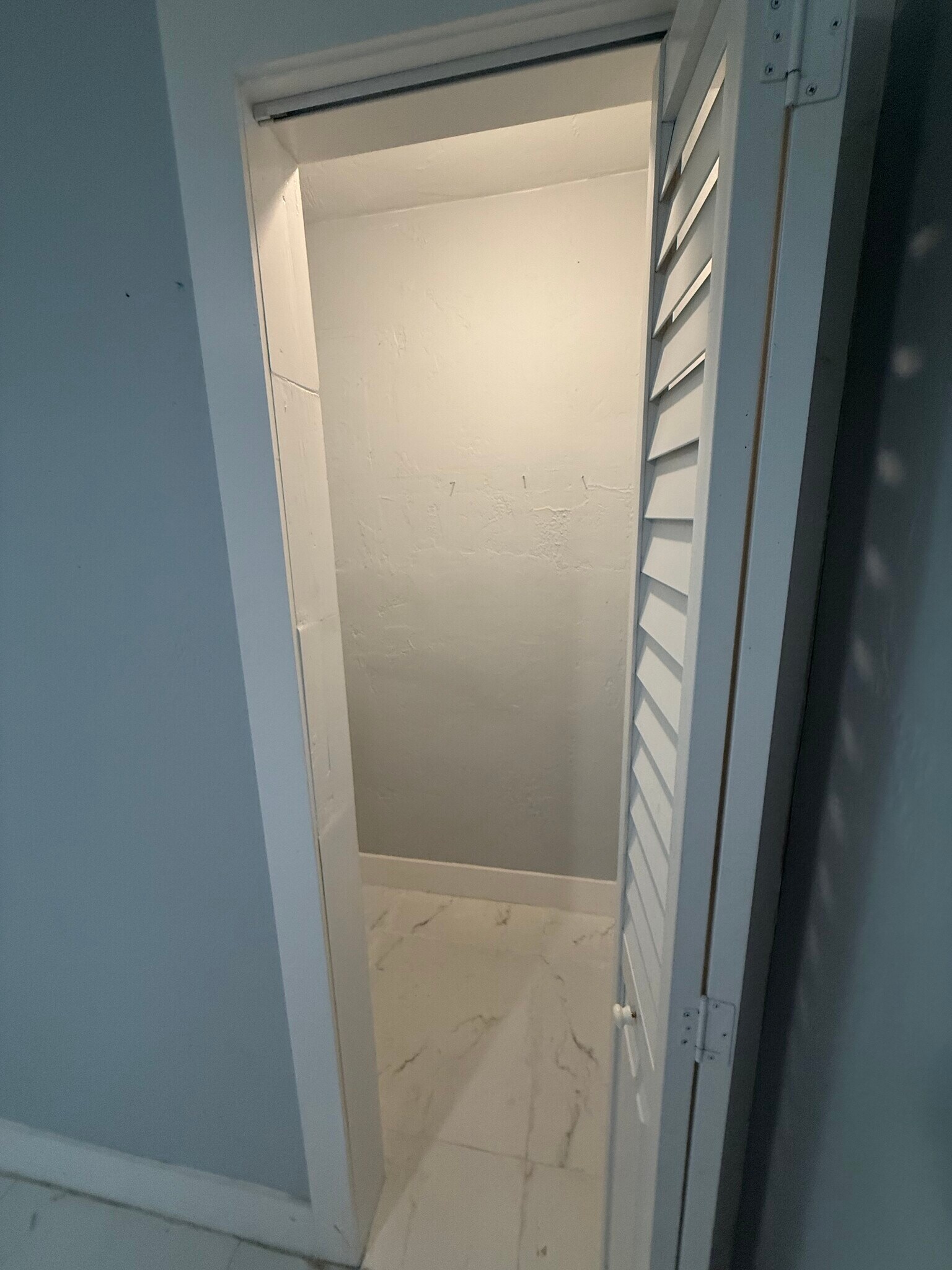 Closet - 614 N E St