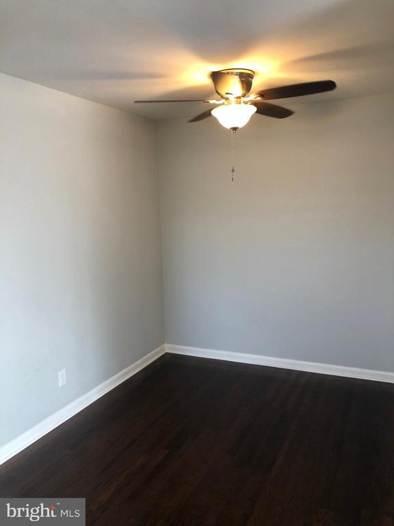 Building Photo - 8726 Marsden St