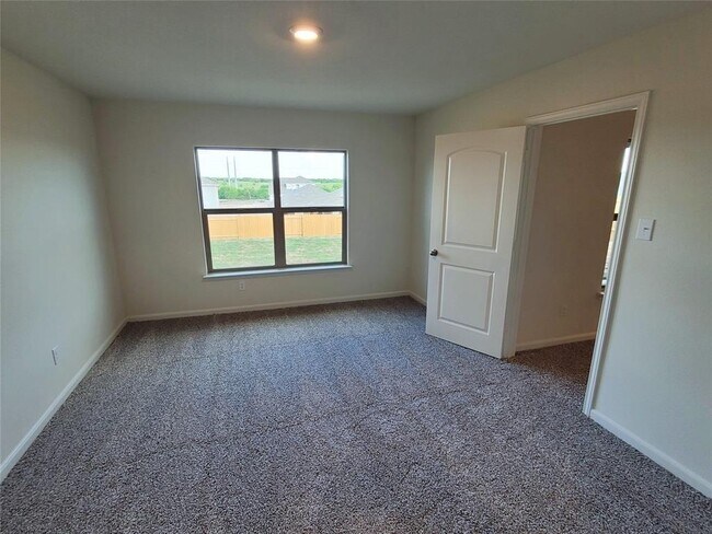 Building Photo - 153 Switchback Hl Rd