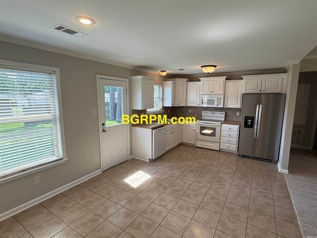 Building Photo - 3 BD, 2 BA, home in Jacksonville