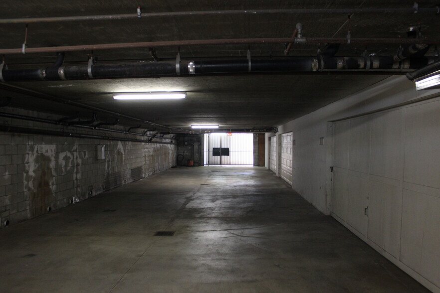 Underground Parking - 2824 Arizona Ave