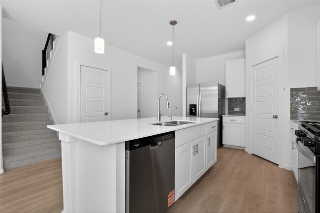 Building Photo - 422 Gram Hl Dr