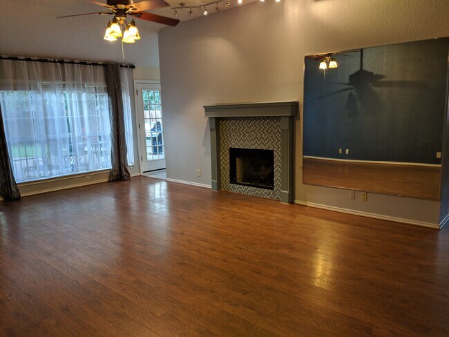 Building Photo - 1308 Meadow Lark Dr