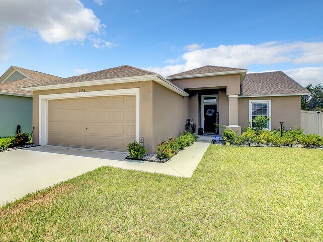 Building Photo - Beautiful 3 Bedroom 2 bath Home in desirab...
