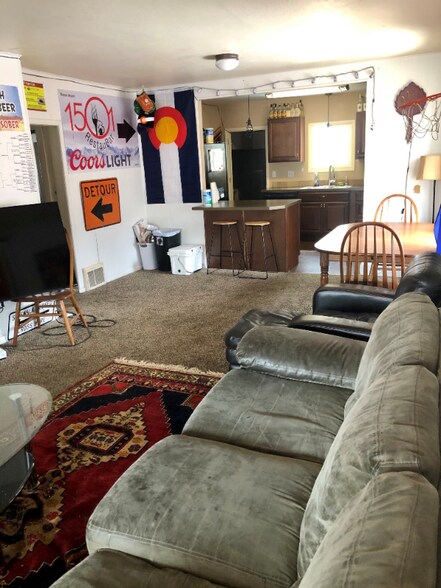 Building Photo - 517 W Myrtle St