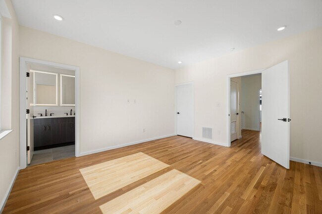 Building Photo - 223 S Stafford Ave