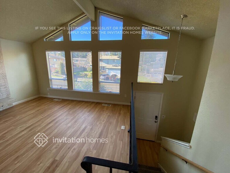 Building Photo - 33628 27th Pl SW