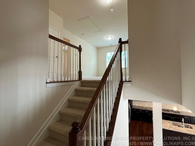 Building Photo - 385 Hawks Creek Pkwy