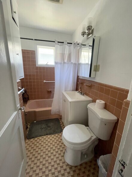 Building Photo - 44 Chetwynd Rd