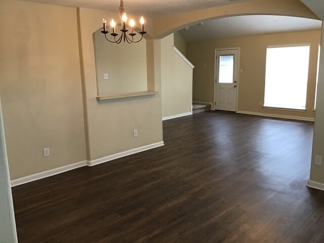 Building Photo - 10523 Linsley Lane