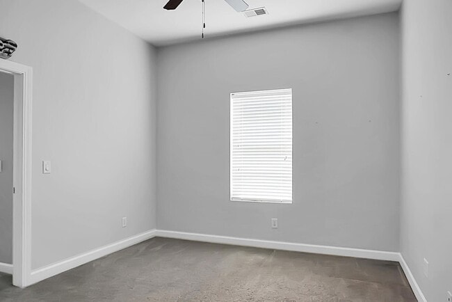 Building Photo - 345 Fox Ridge Ln