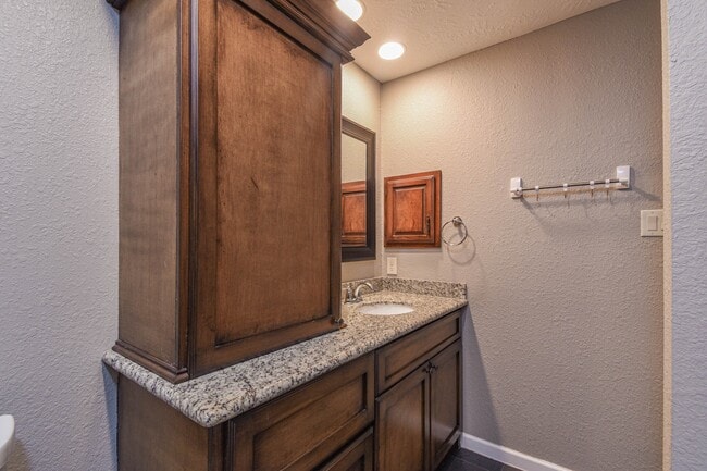 Building Photo - 8806 Lakeside Forest Dr