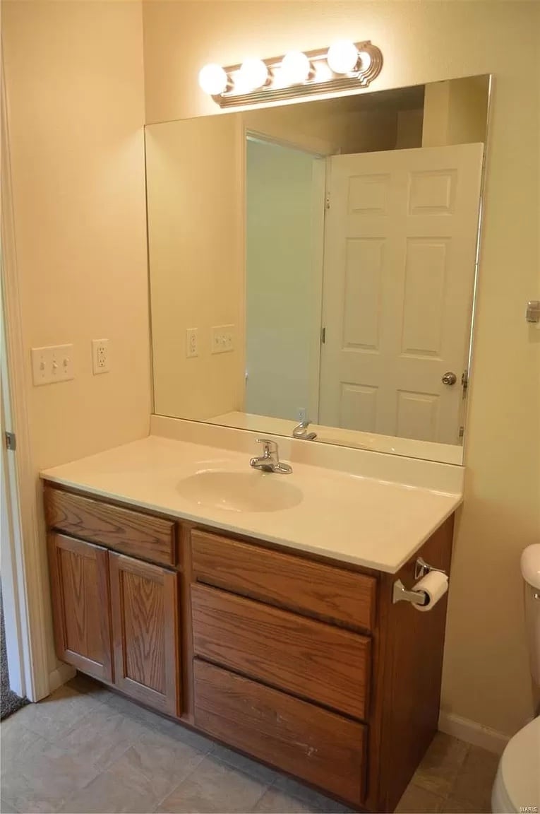 2nd Bathroom - 24110 Tanglewood Rd