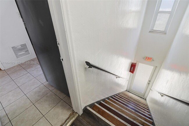 Building Photo - 8100 Crespi Blvd