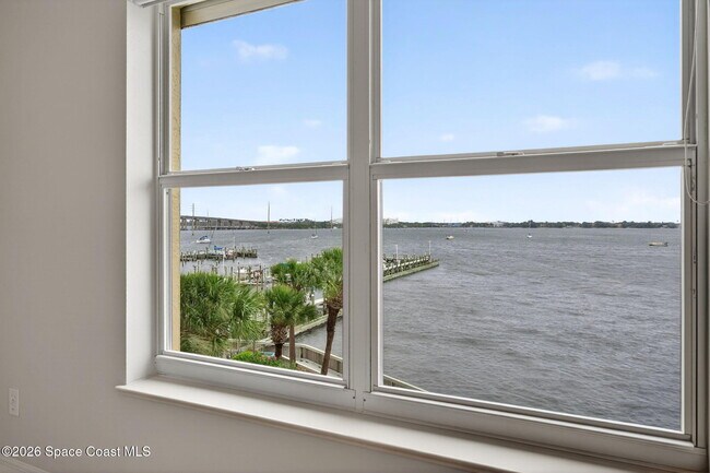 Building Photo - 102 Riverside Dr