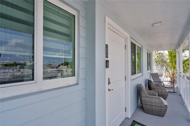 Building Photo - 10877 Overseas Hwy