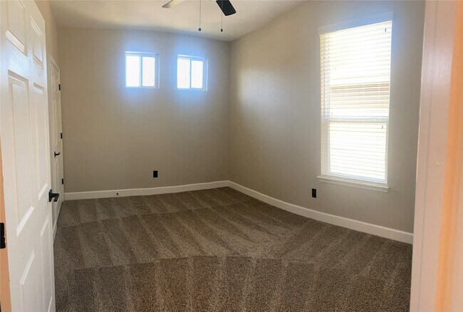 Building Photo - 62 Woodland Hills Dr